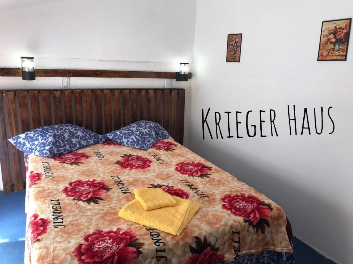 Hostel Krieger Hauss プエルト・イグアス エクステリア 写真